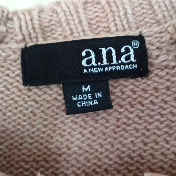 a.n.a. Brand Lt. Brown WM Sweater With Front Gold Print - Picture 2 of 8